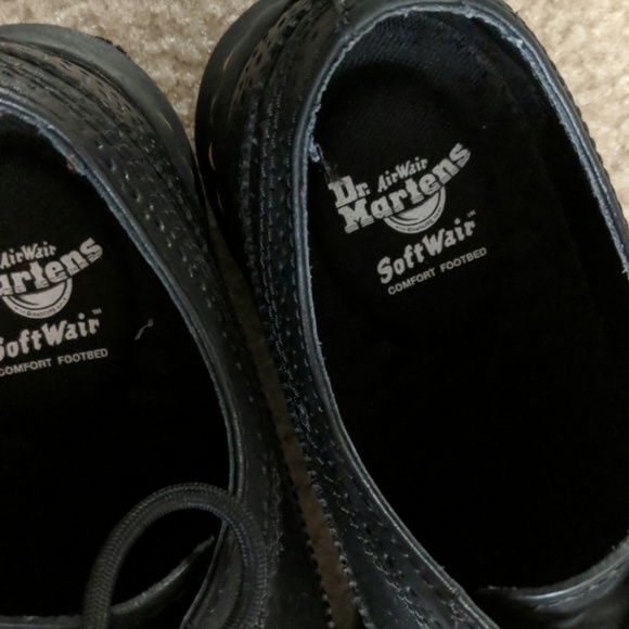 Black Doc Martens Gabe size 9 shoe - Picture 4 of 4